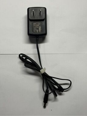 OEM iLuv iMM153 Power Adapter 9V 800mA DYS062-090080W-1 Charger Cord